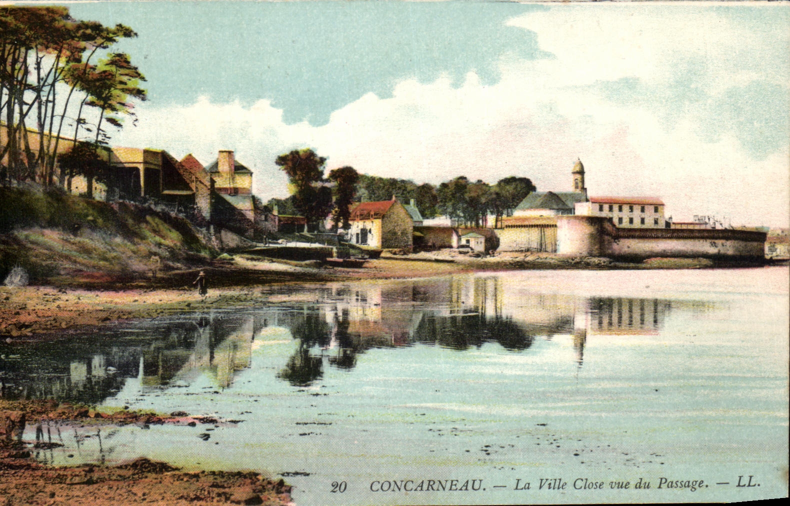 CPA Concarneau La VIlle Close Vue du passage
