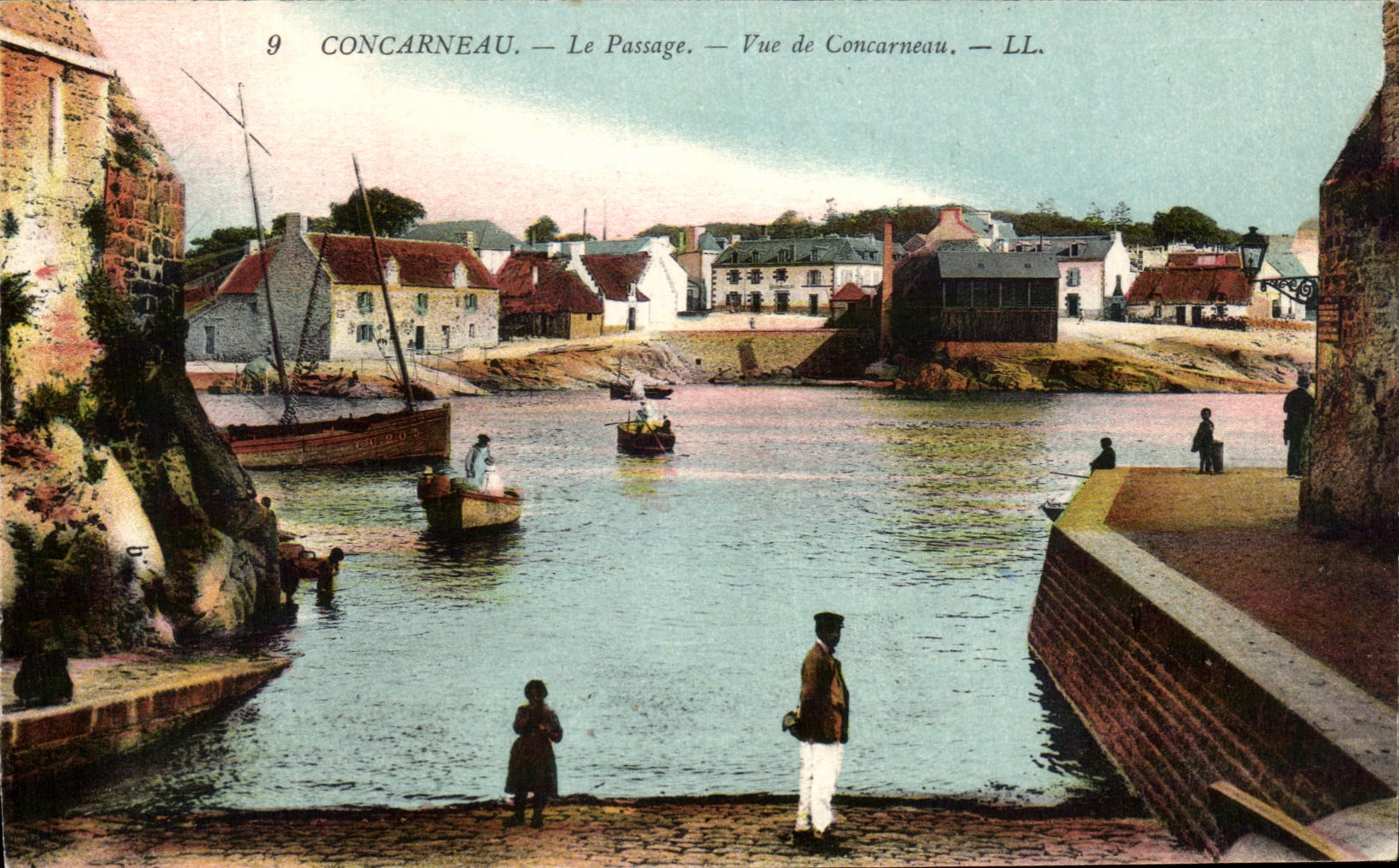 CPA Concarneau La Passage Vue de Concarneau