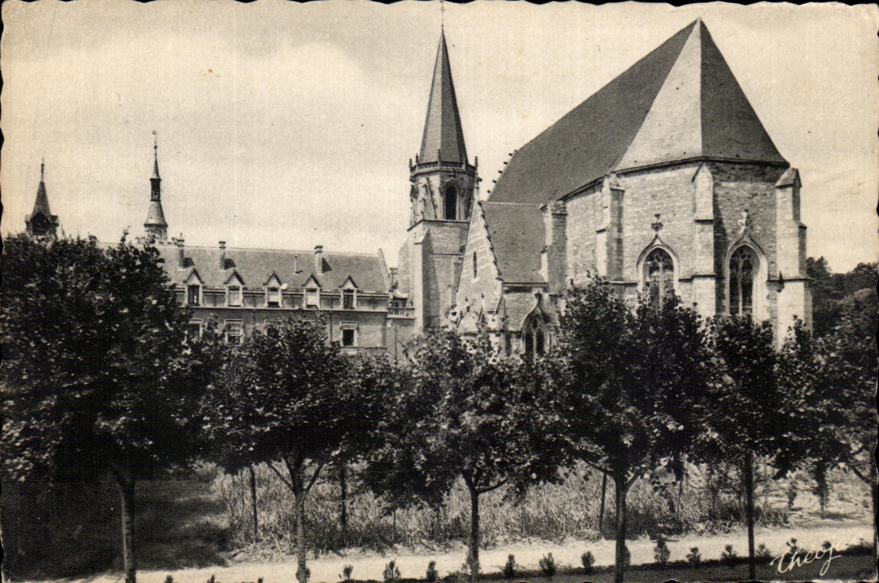 CPA Liguge Abbaye Saint Martin Abside de l'eglise abbatiale