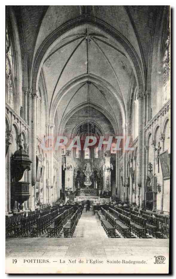 Poitiers — La Nef de l'Église Sainte-Radegonde — JND Phot.