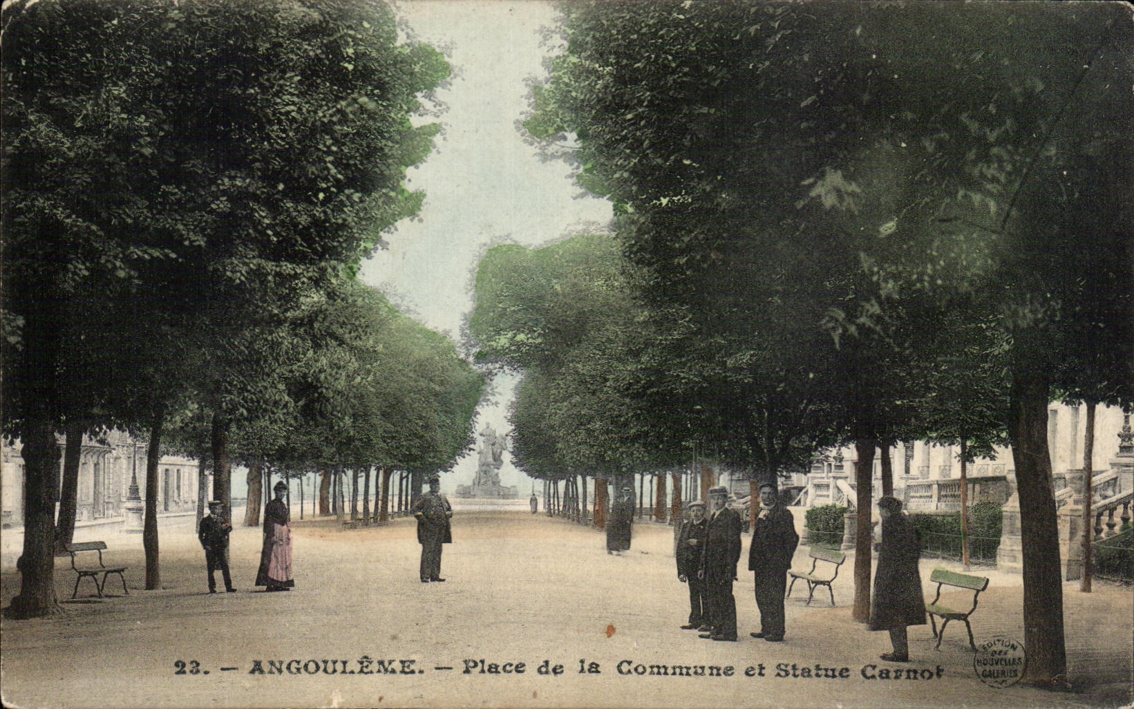 CPA Angouleme Place De La Commune Et Statue Carnot