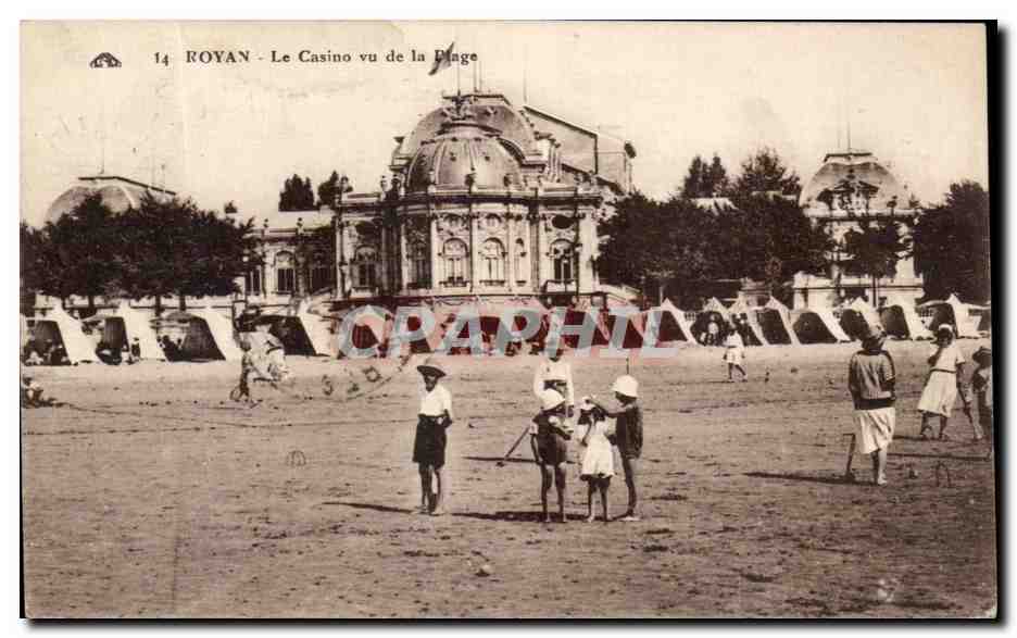 CPA Royan Le Casino vu de la Plage