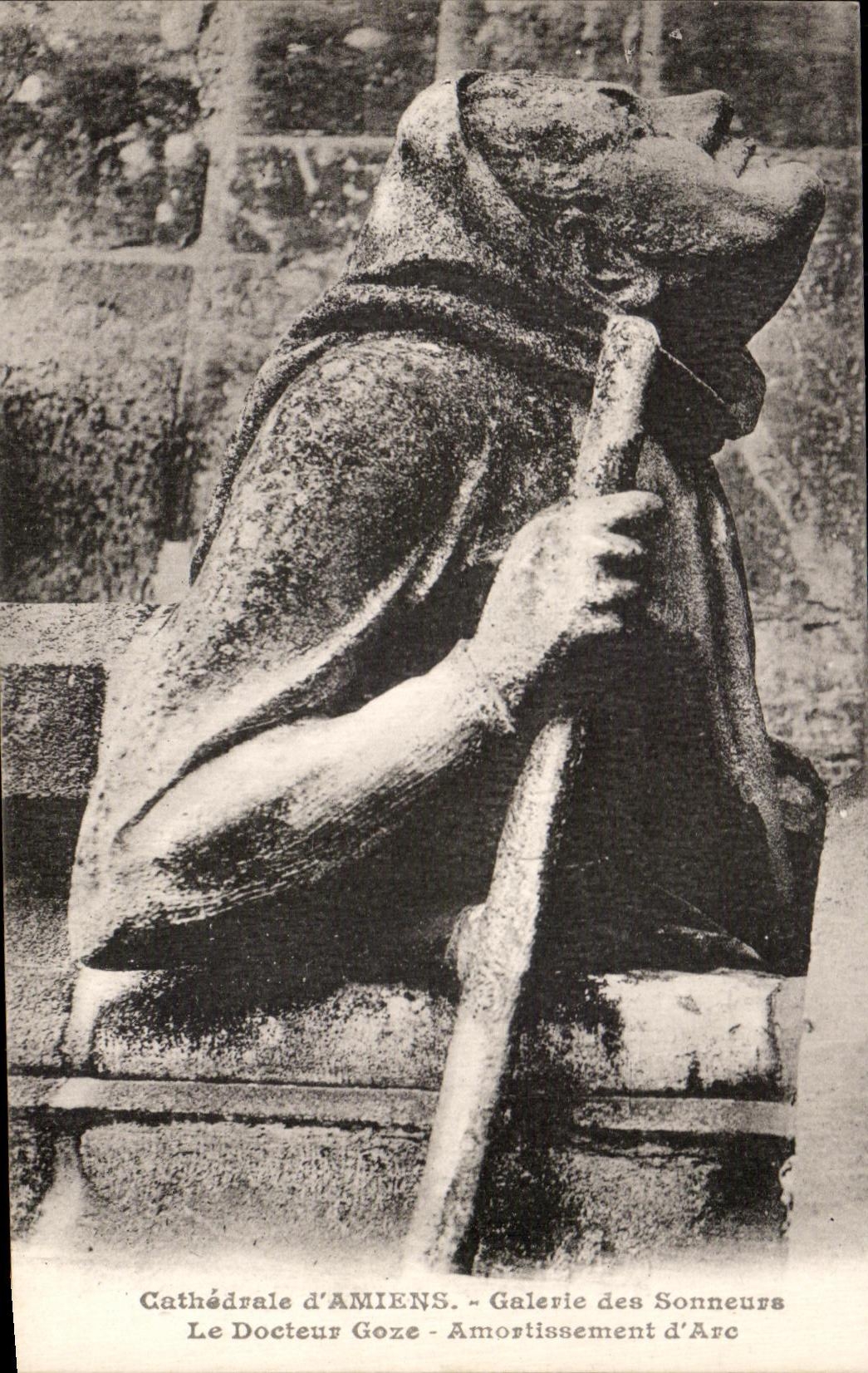 Cathédrale d'Amiens — Galerie des Sonneurs — Le Docteur Goze — Amortissement d'Arc