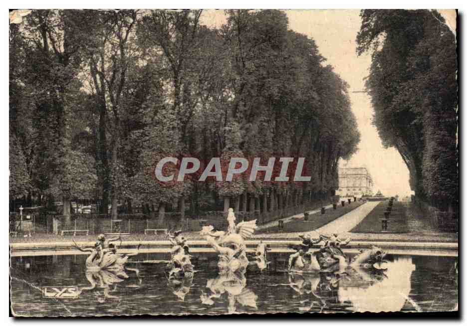 CPA Versailles Bassin du Dragon et Allee d'Eau The Dragon Basin