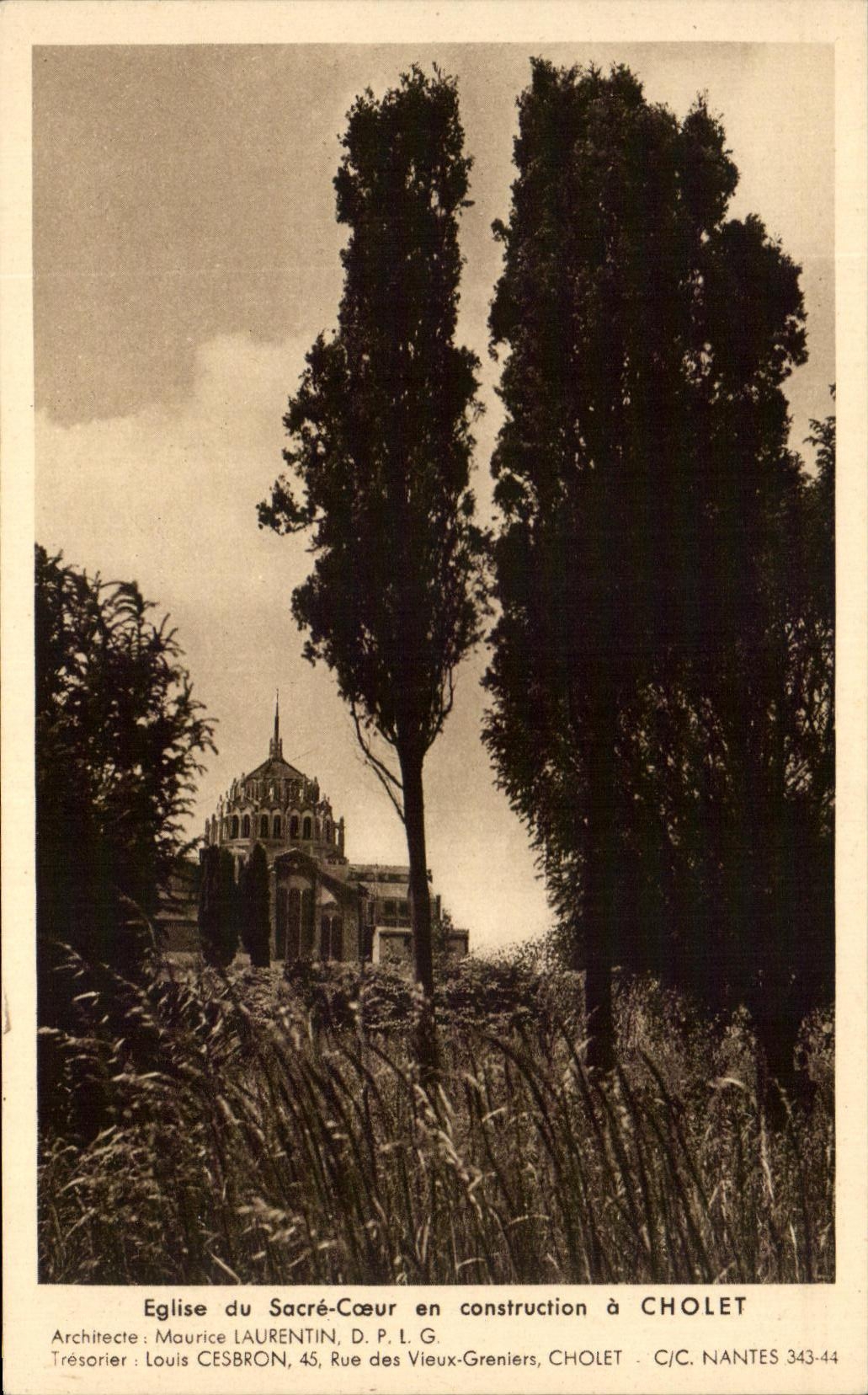 CPA Eglise du sacre Coeur en Construction a Cholet Nantes