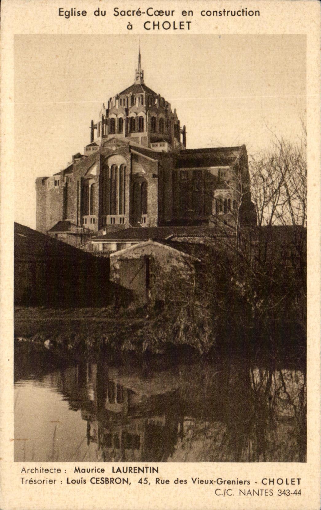CPA Eglise du sacre Coeur en Construction a Cholet 