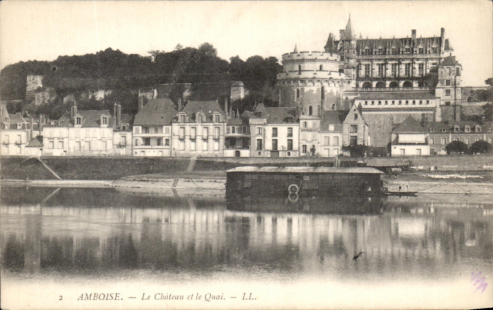 CPA Amboise Le Chateau Et Le Quai