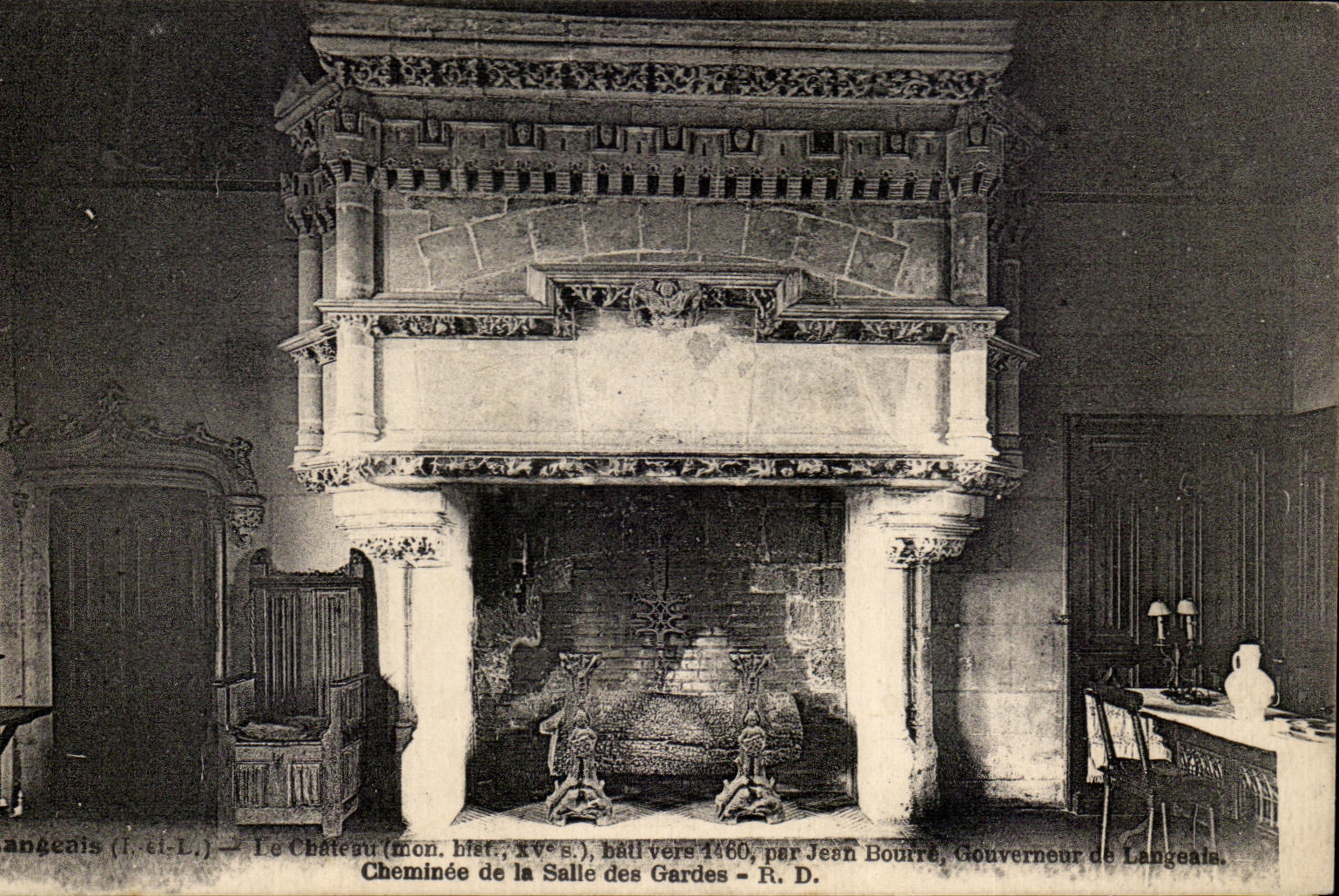 CPA Langeais Le Chateau Cheminee de la salle des gardes