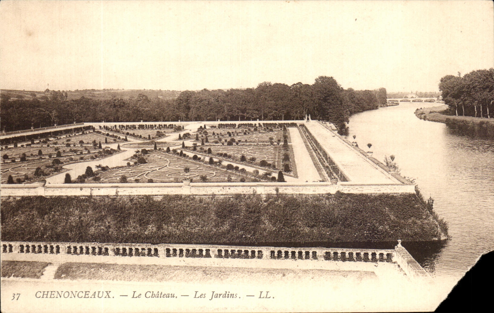 Chenonceaux — Le Château — Les Jardins — LL.