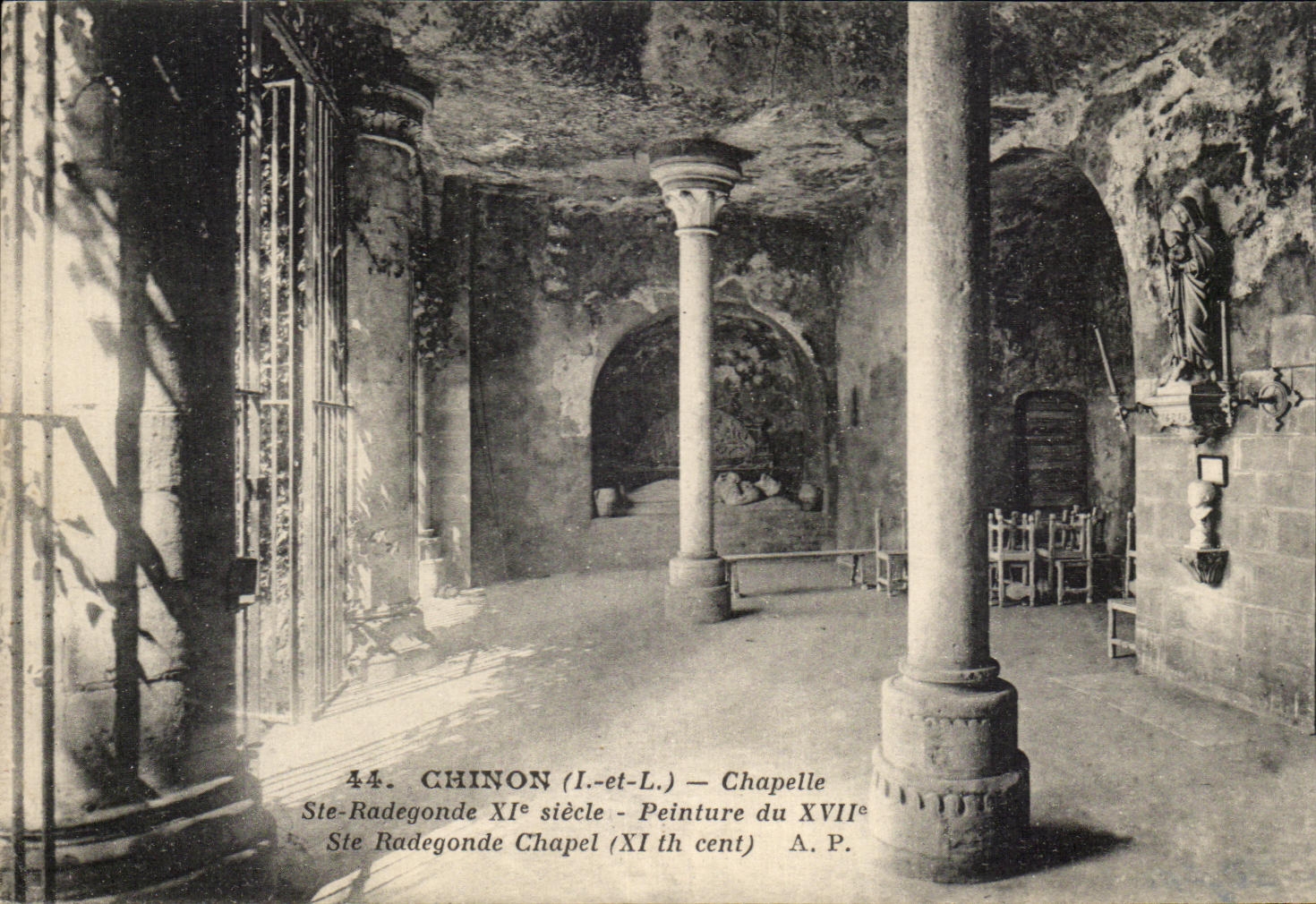 CPA Chinon Chapelle Ste Radegonde Peinture du Ste Radegonde Chapel