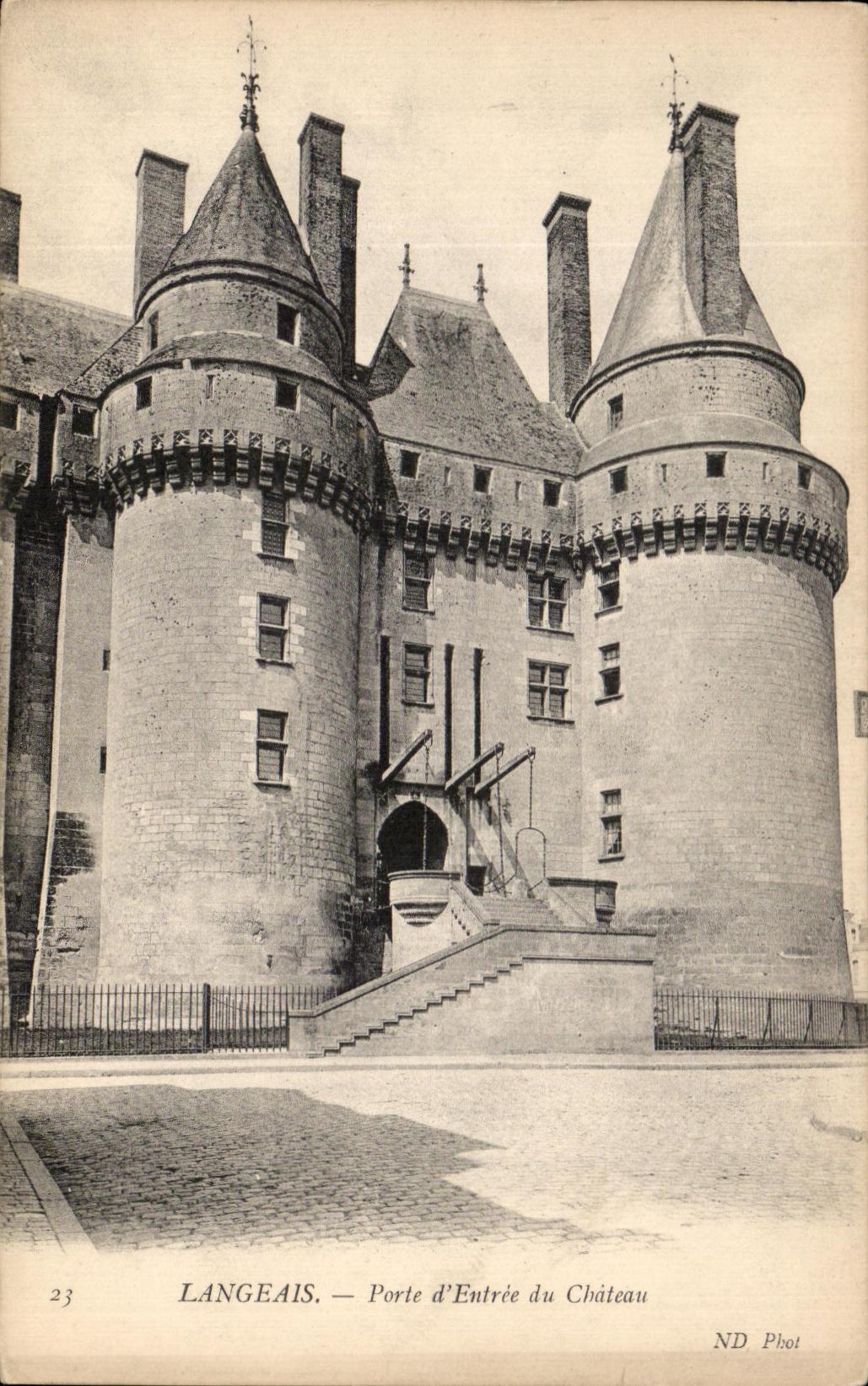 CPA Langeais Porte d'Entree du Chateau