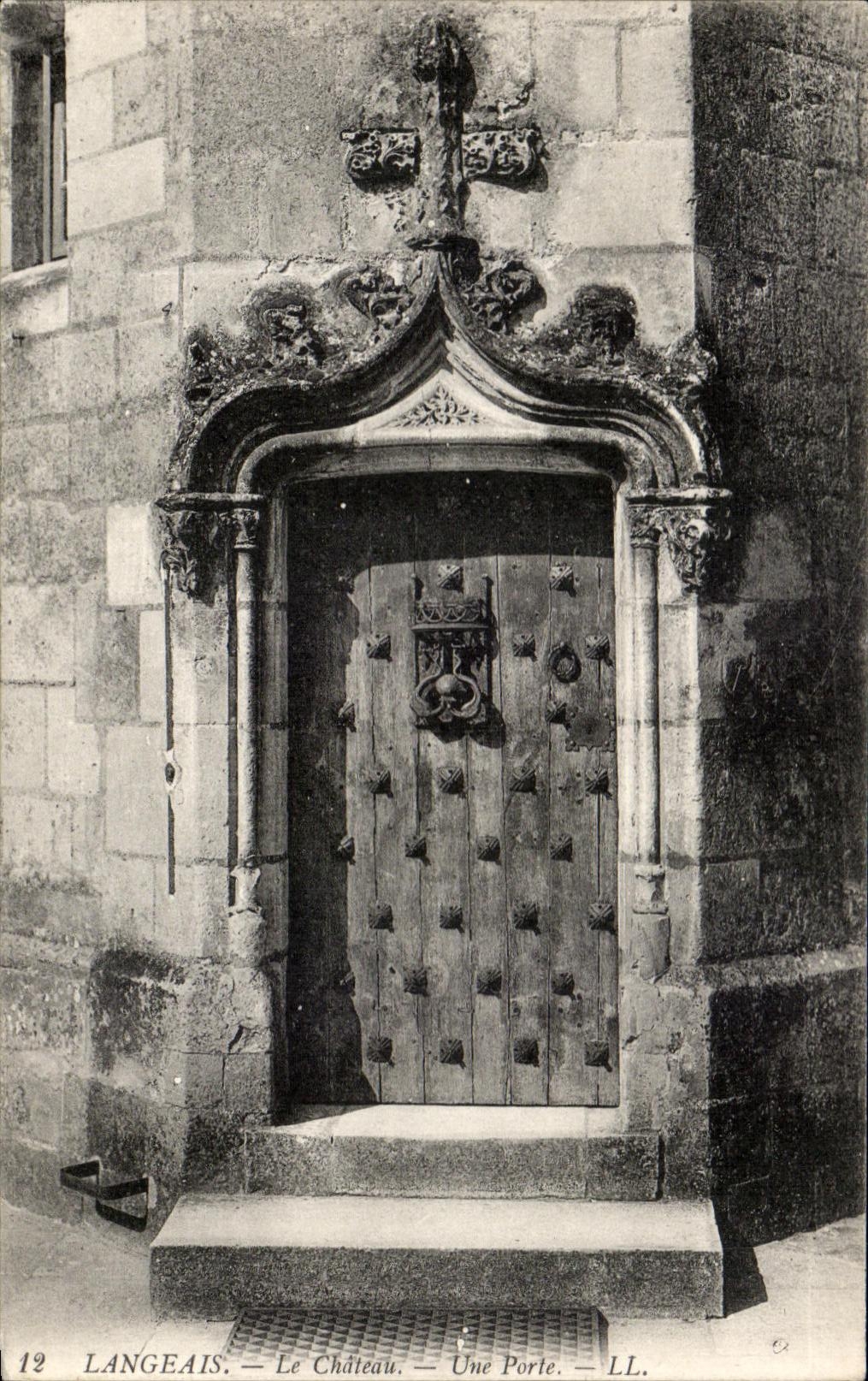 CPA Langeais Le Chateau Une Porle