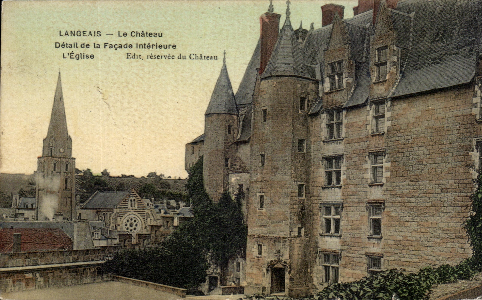 CPA Langeais Le Chateau Detail de la Facade Interieure L'Eglise