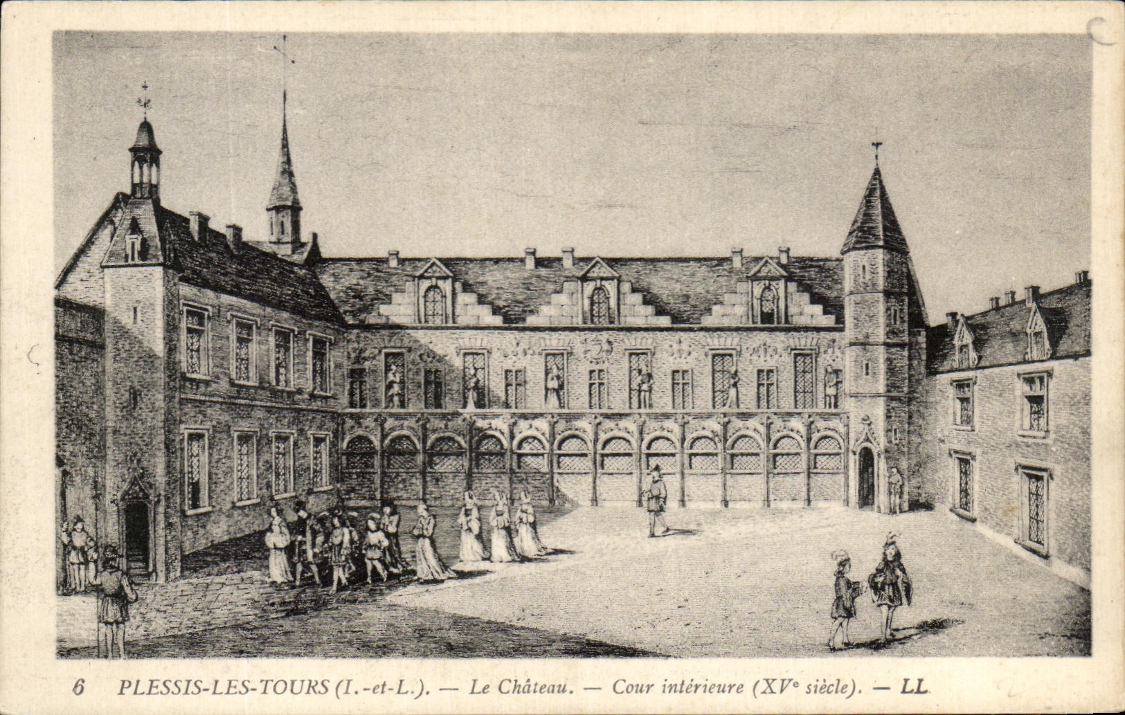CPA Plessis Lez Tours Le Chateau Cour interieure