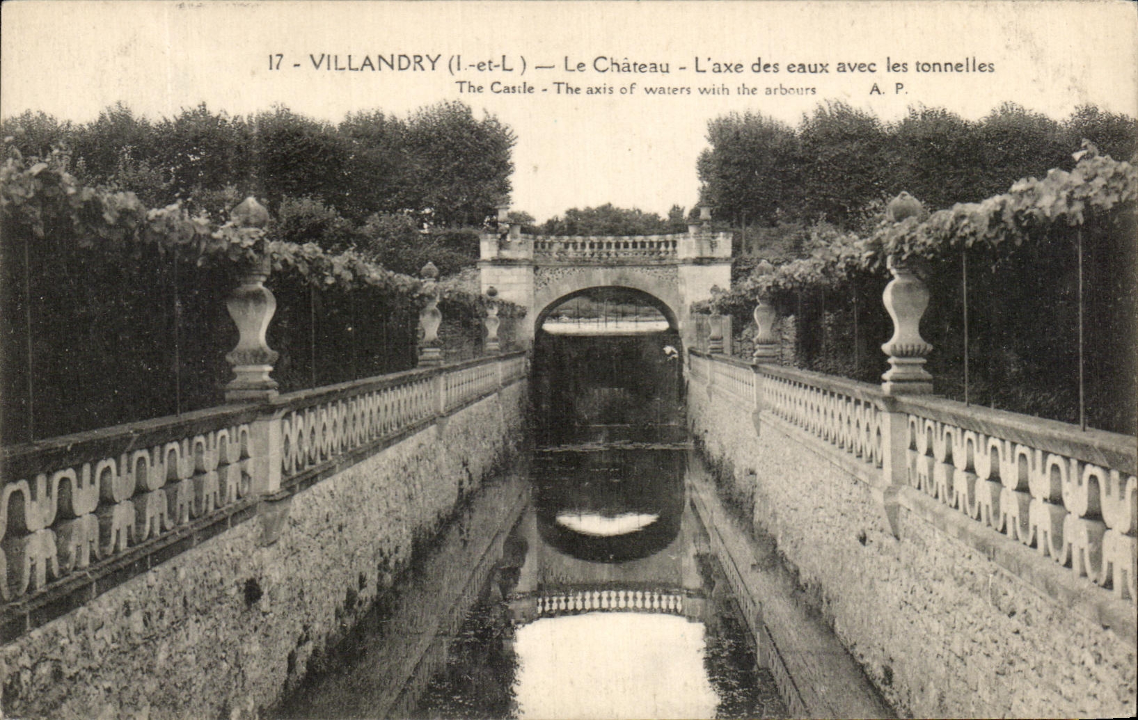 CPA Villandry Le Chateau L'axe des eaux avec les tonnelles 
