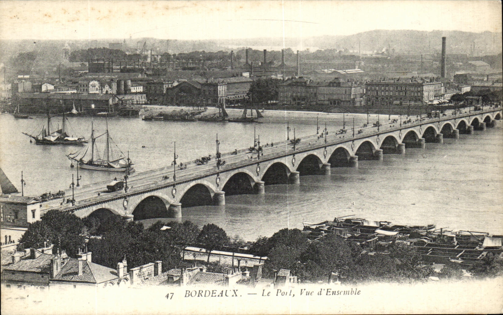 CPA Bordeaux Le Port Vue d'Ensemble