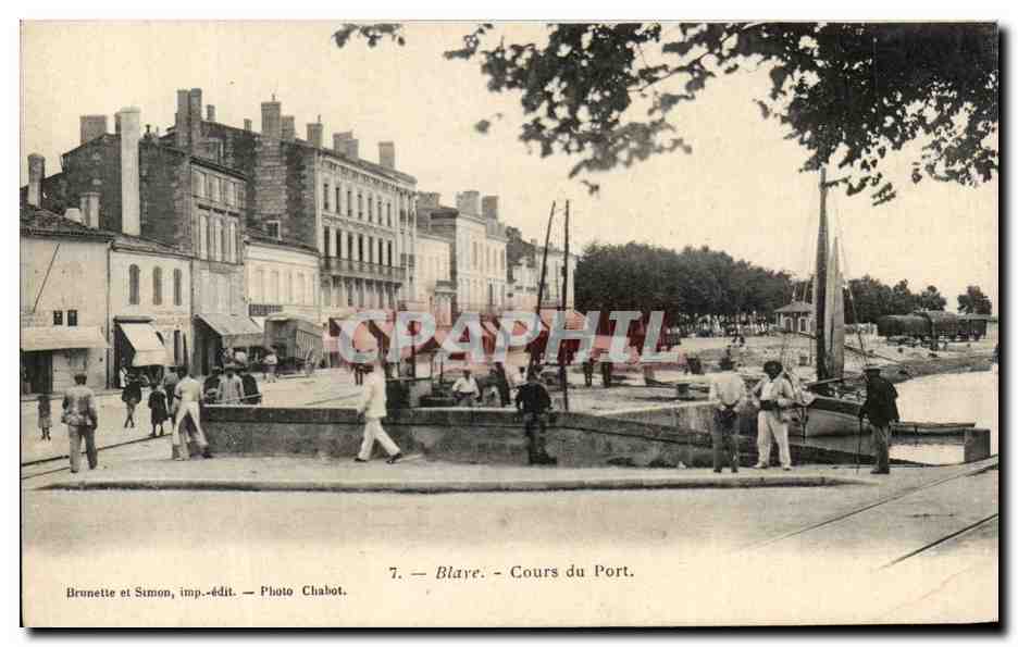 CPA Blaye Cours du Port Bateaux