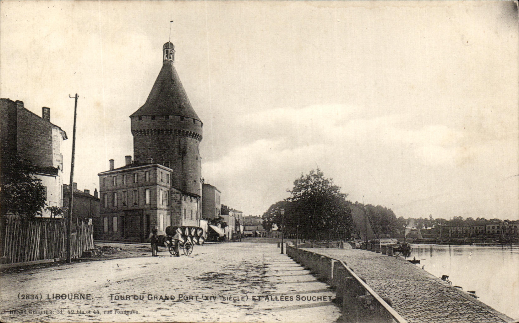 Libourne — Tour du Grand Port (XIVe siècle) et allées Souchet — éditeur (2834)