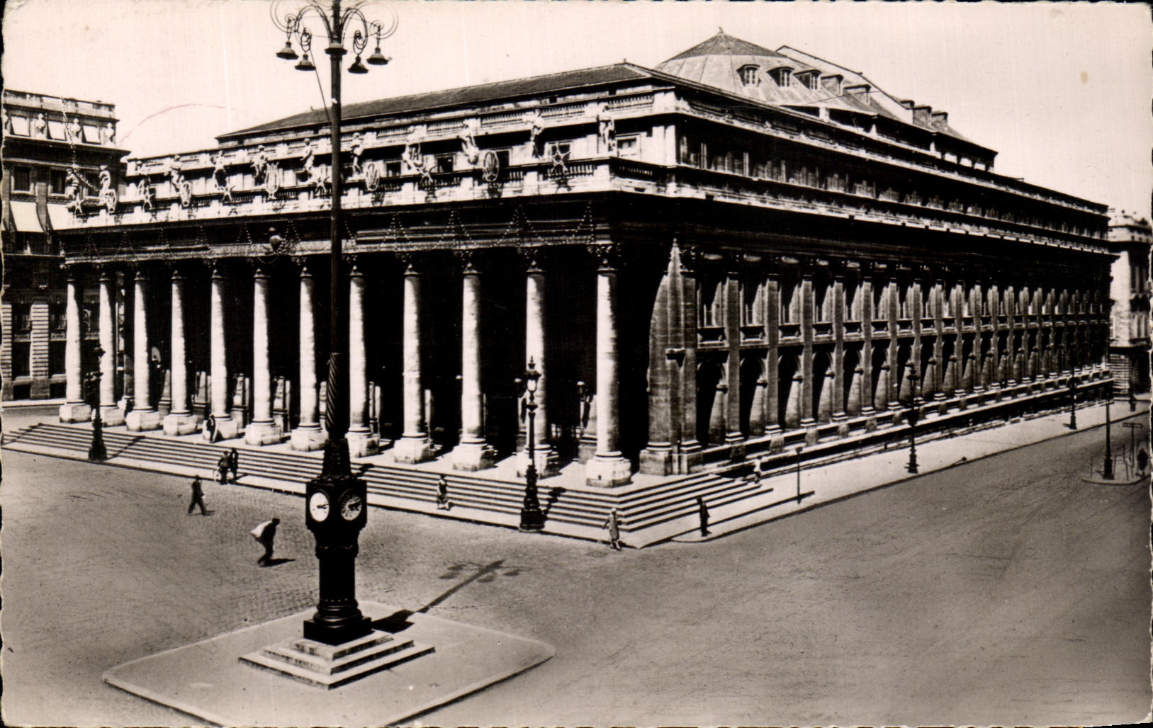 Le Grand Théâtre de Bordeaux — vue de la façade colonnade — éditeur Gratinny