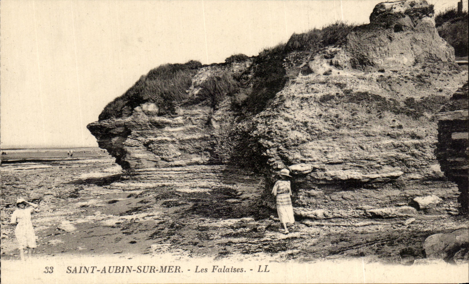 CPA Saint Aubin Sur Mer Les Falaises