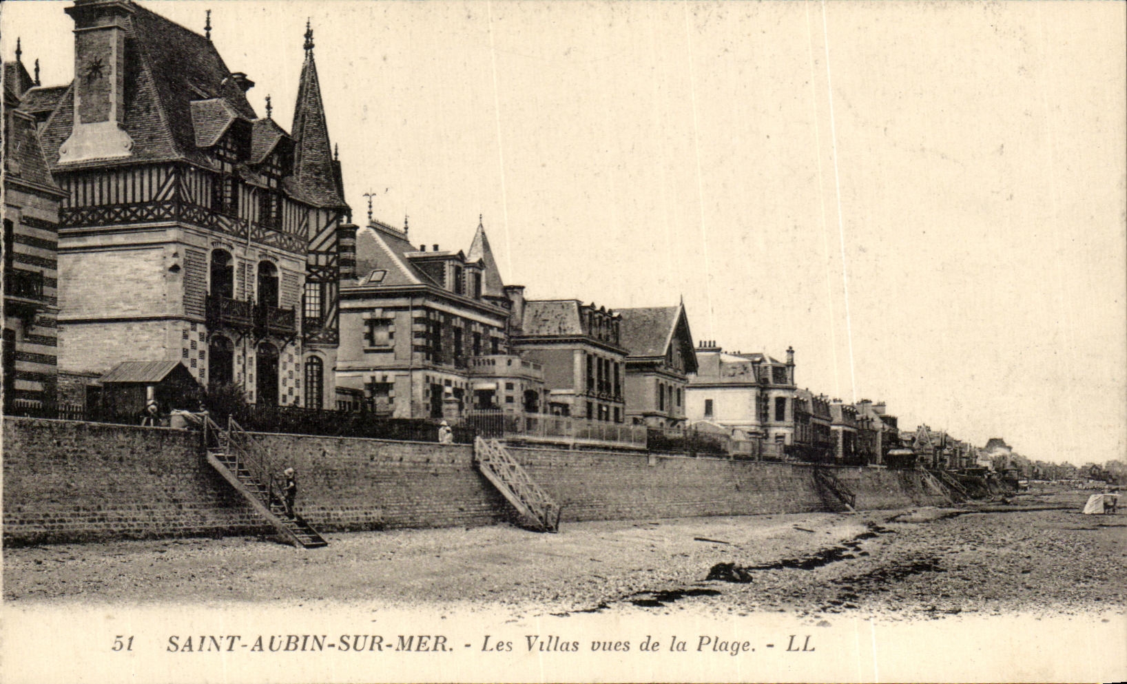 Saint-Aubin-sur-Mer — Die Villen aus Sicht der Strandpromenade — LL