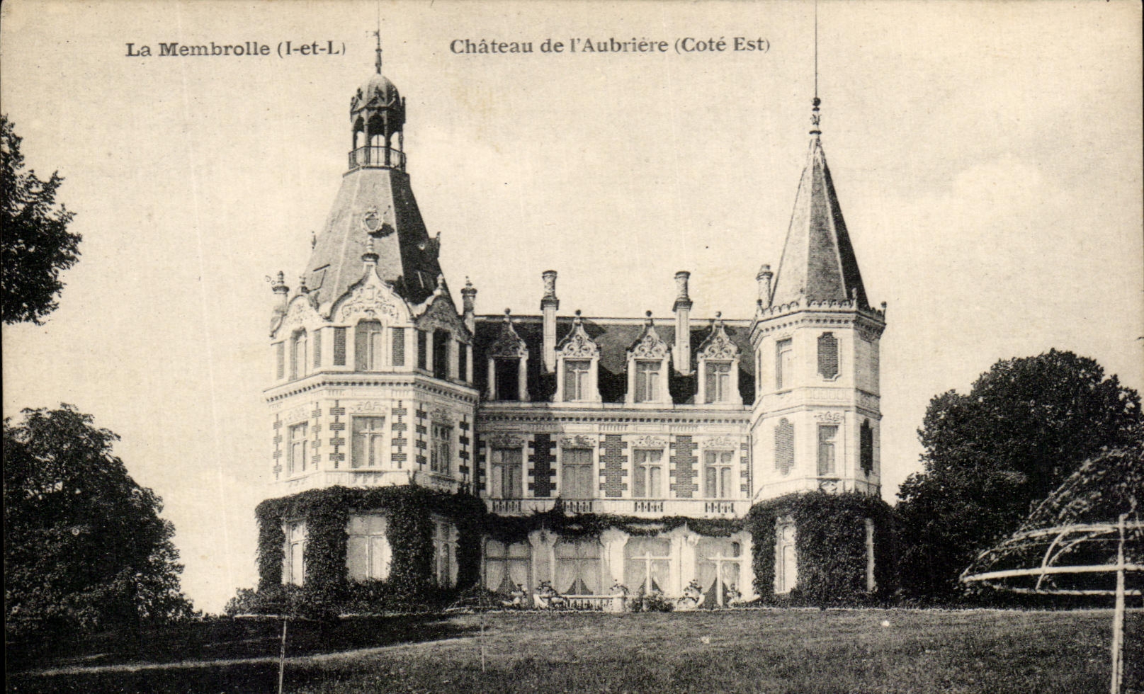 CPA La Membrolle Chateau de l'Aubriere 
