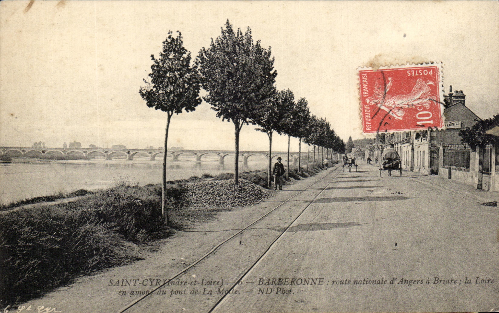 CPA Saint Cyr Barberonne route Nationale d'Angers a Briare La Loire en amont du pont de la Molle
