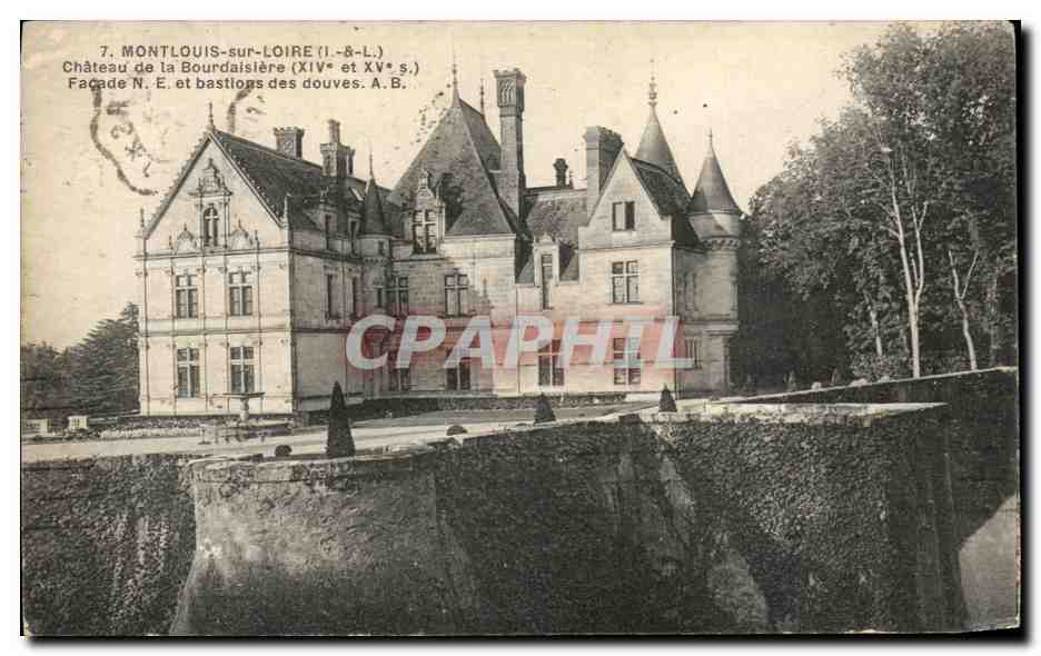 CPA Montlouis Sur Loire Chateu de la Bourdaislere Facade Bastions des Douves