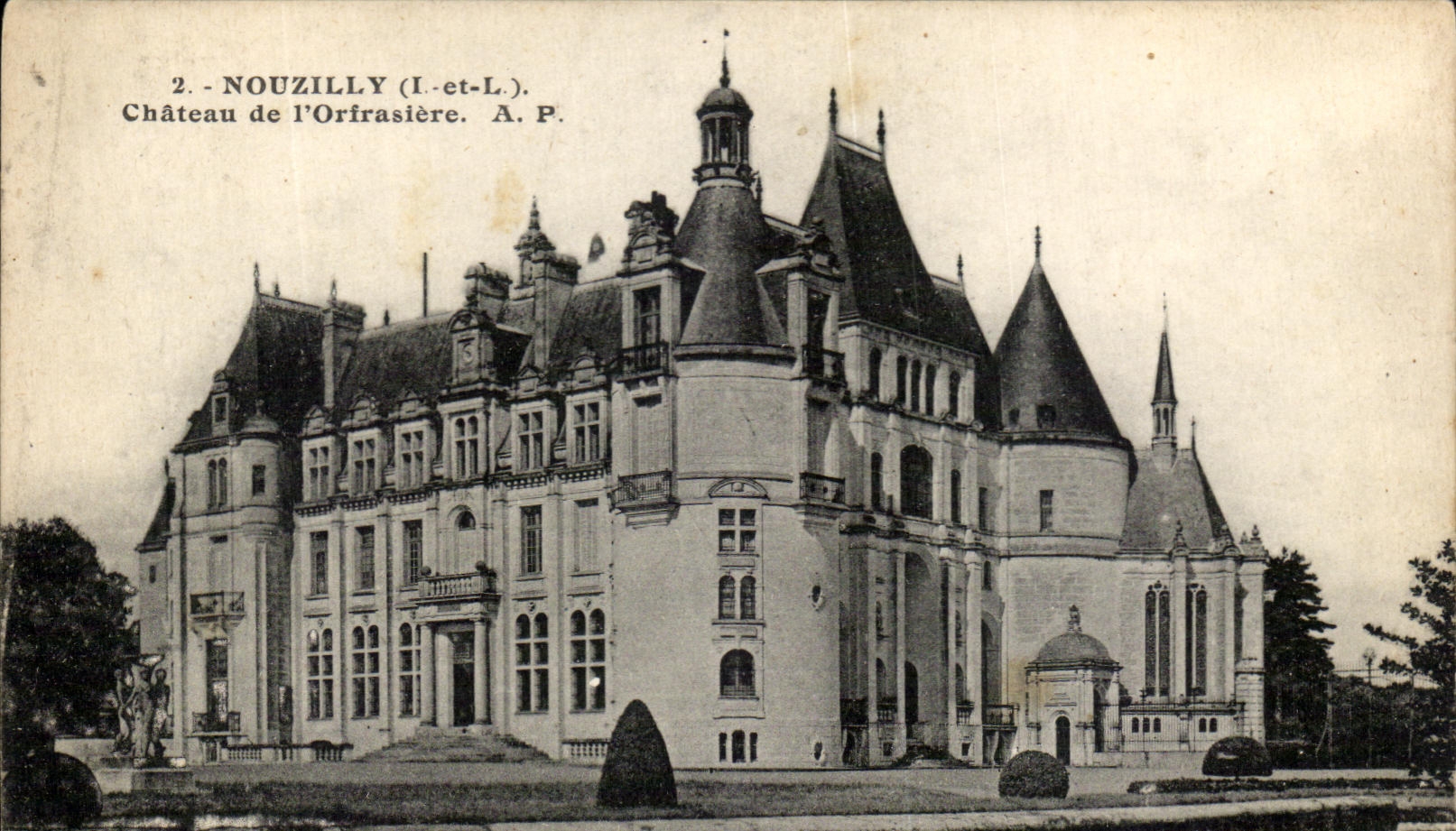 CPA Nouzilly Chateau de l'Orfrasiere