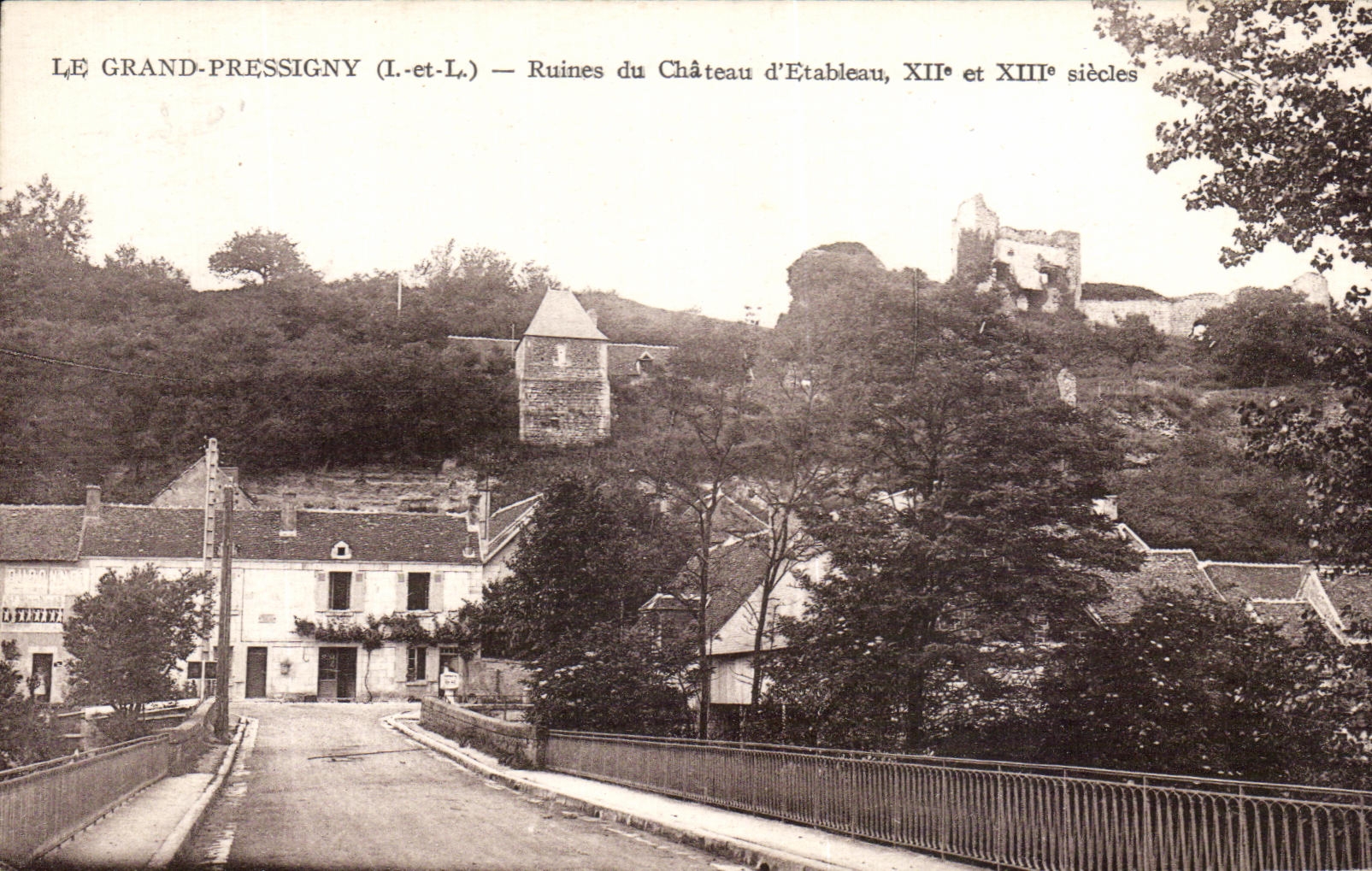 CPA Le Grand Pressigny Ruines Du Chateau D'Etableau
