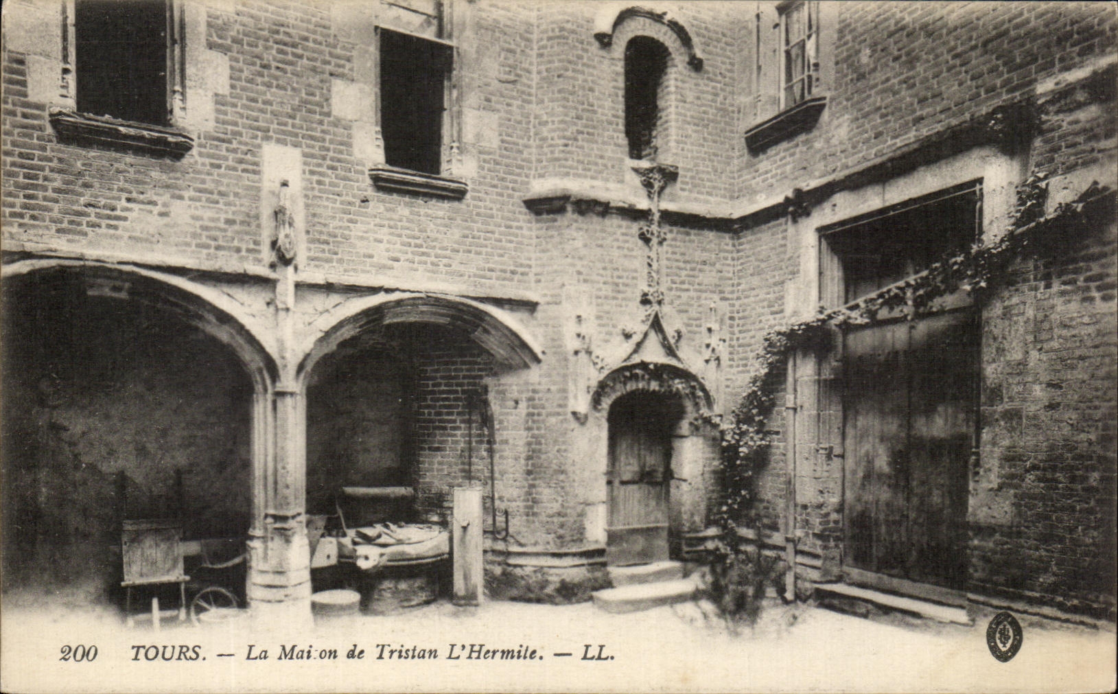 CPA Tours La Maison de Tristan L'Hermite