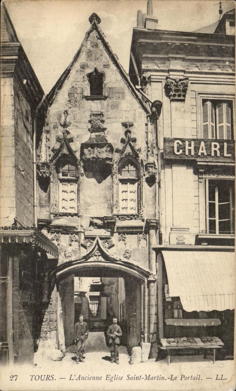 CPA Tours L'Ancienne Eglise Saint Martin Le Portail