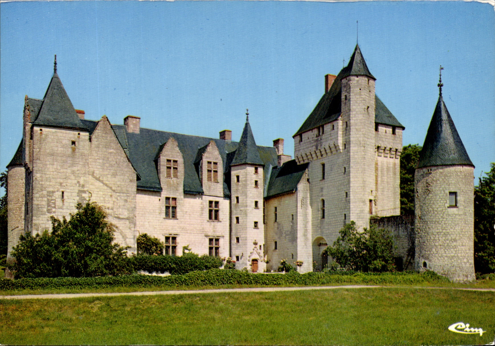 CPM Lemere Chateau du Rivau Edifie par Pierre de Beauveau