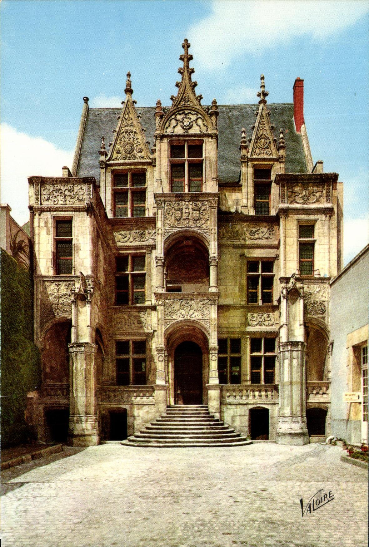 CPM Les Merveilles Du val De loire Tours L'hotel Gouin