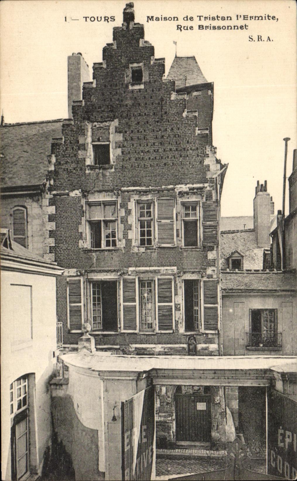 CPA Tours Maison de Tristan l'Ermite Rue Brissonnet