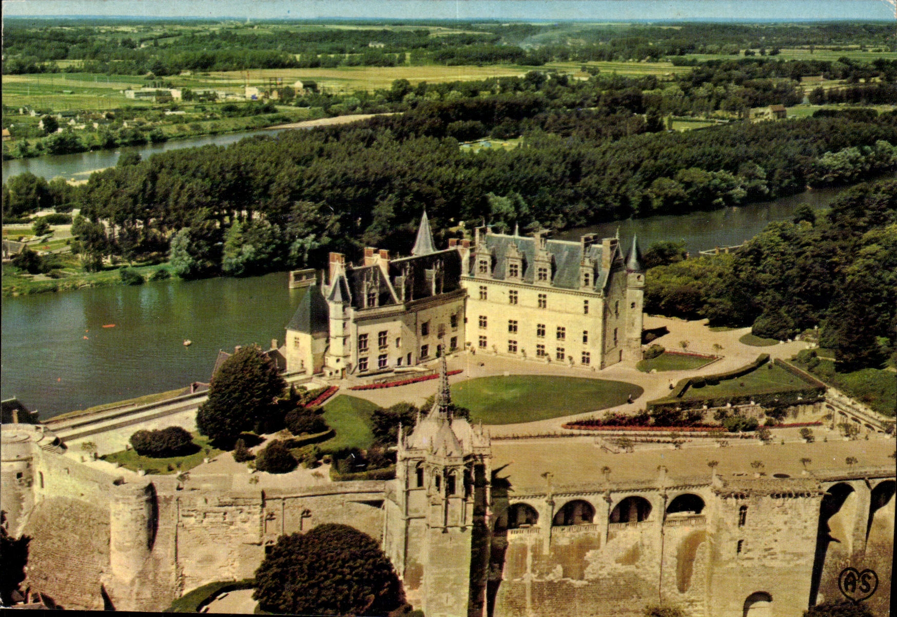 Château royal de Châteaubriant — vue aérienne — ARTA UD Frères, OR 50