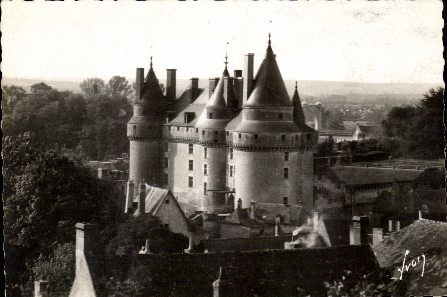 Langeais (Indre-et-Loire) — Façade nord du Château — Les Éditions d'Art 'Yvon' Paris