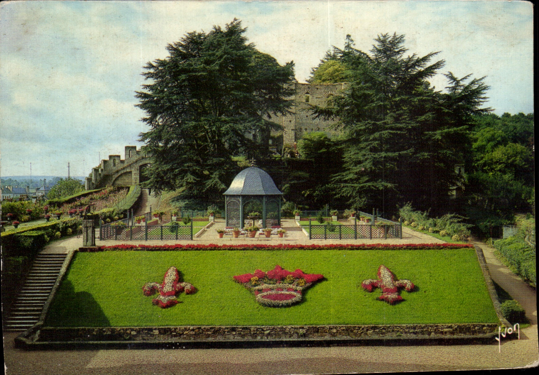 Le Château de Langeais — Les Jardins et le Kiosque — Éditions J. J. Draeger