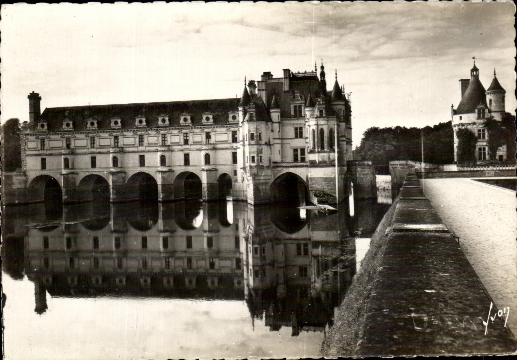 CPSM Chenonceaux Le Chateau Facade est et la tour des Marques