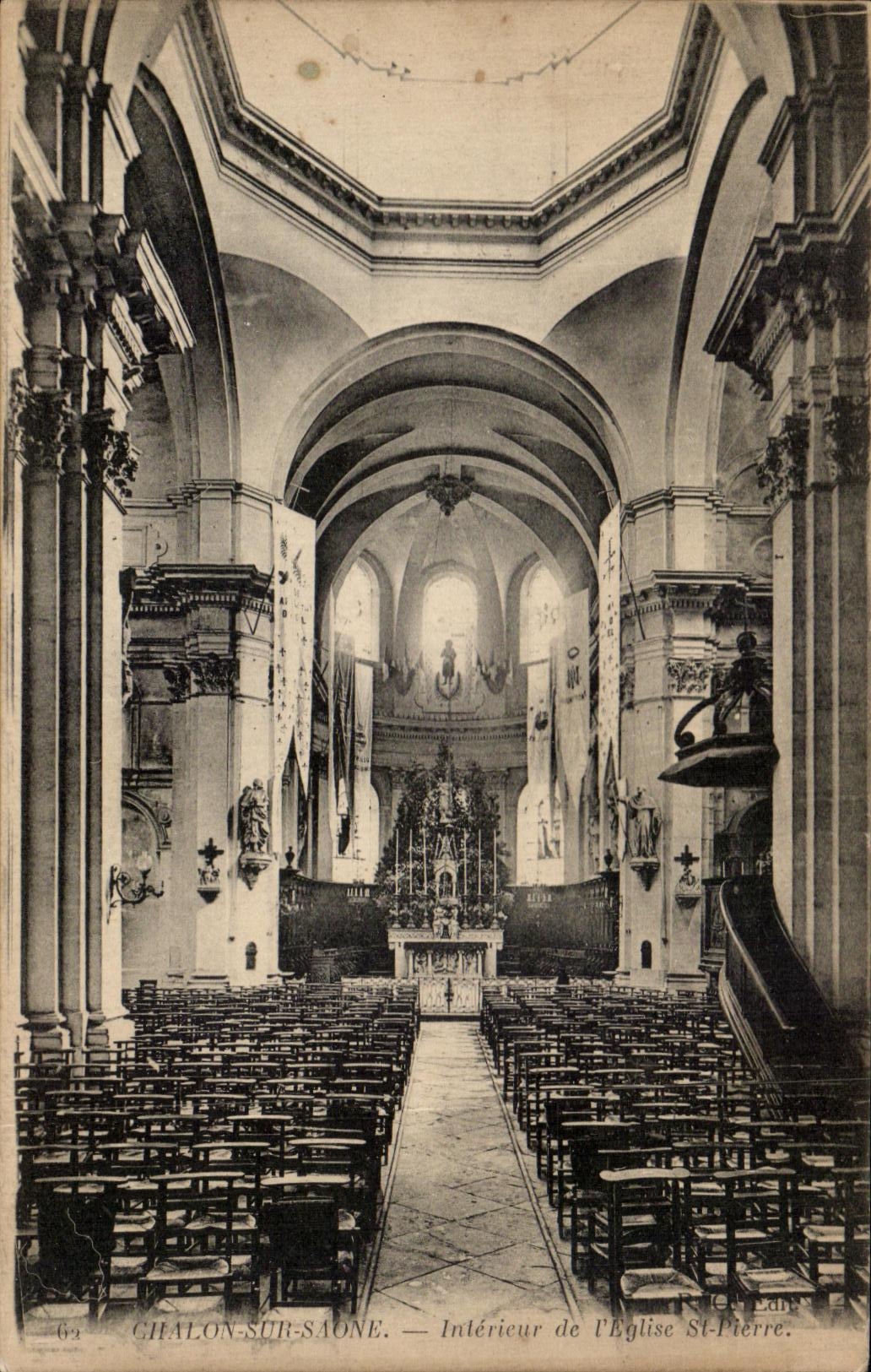 CPA Chalon Sur Saone Interieur De l'Eglise St Pierre