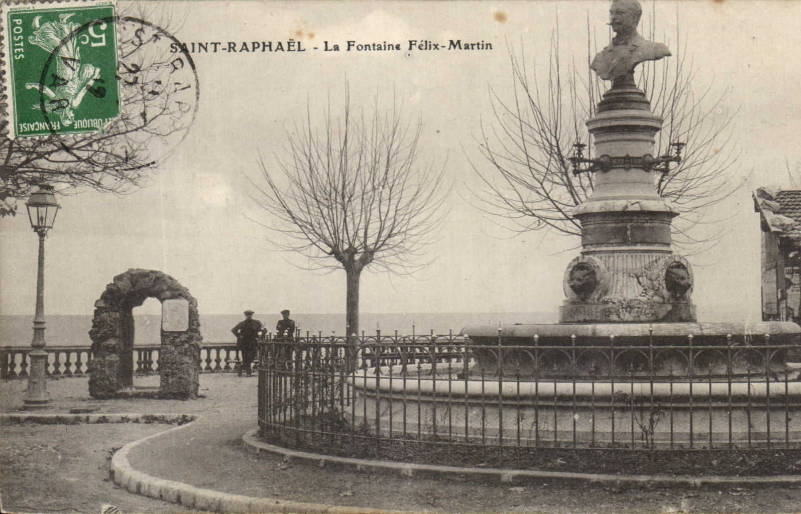 CPA Saint Raphael La Fontaine Felix Martin