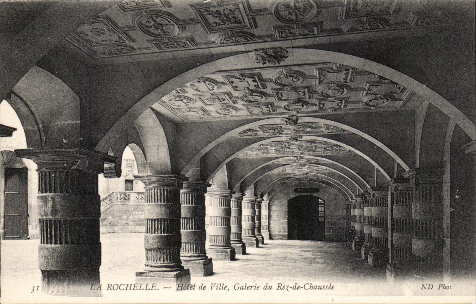 La Rochelle — Hôtel de Ville, Galerie du Rez-de-Chaussée — ND Phot