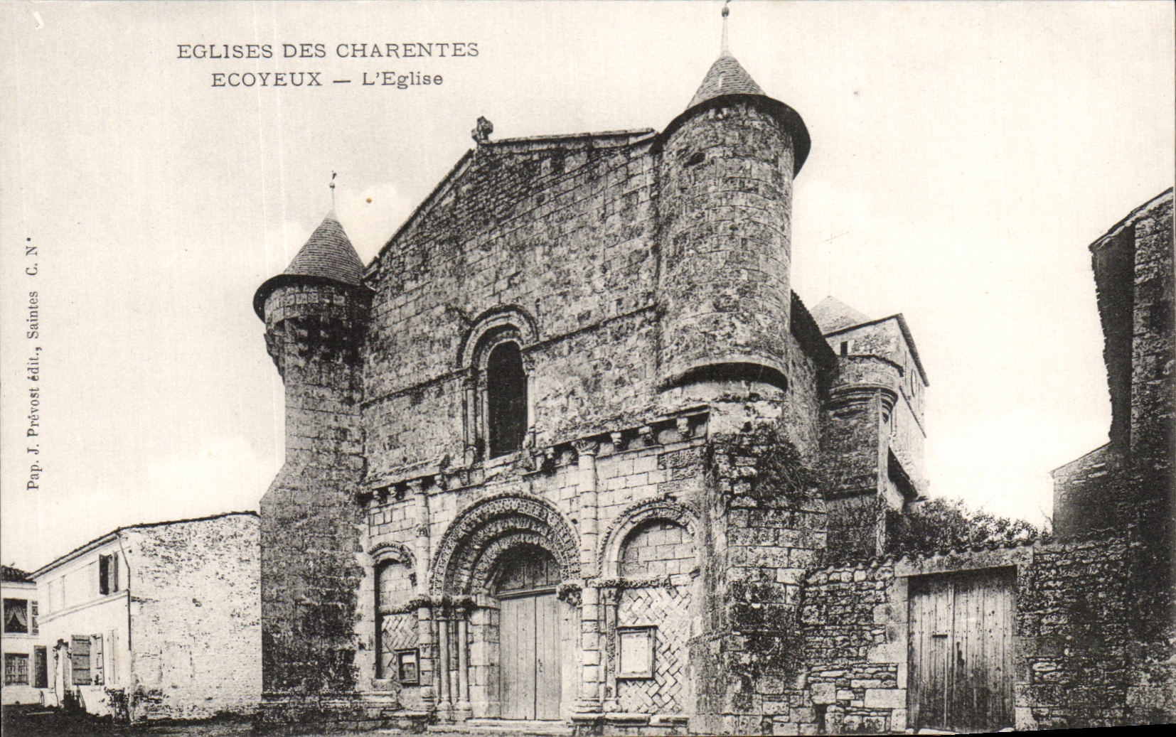 CPA Eglises Des Charentes Ecoyeux L'Eglise
