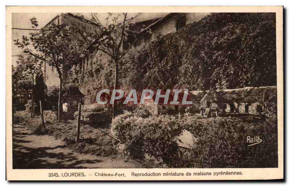 CPA Lourdes Chateau Fort Reproduction miniature de maisons pureneenes