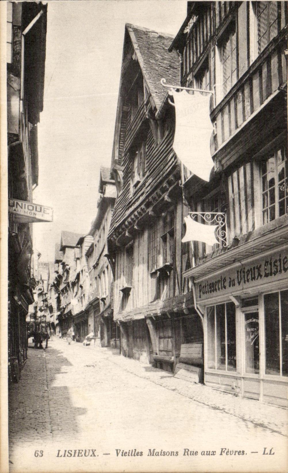 Lisieux — Vieilles Maisons Rue aux Fèvres — LL
