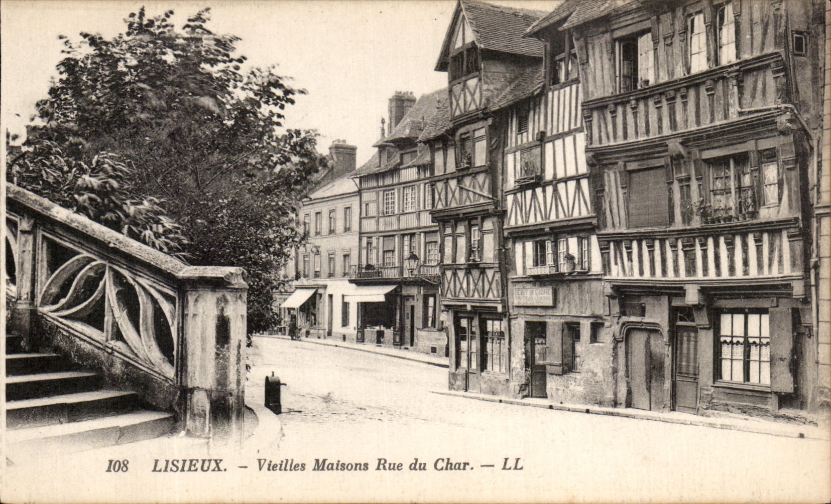 Lisieux — Vieilles Maisons Rue du Char — LL