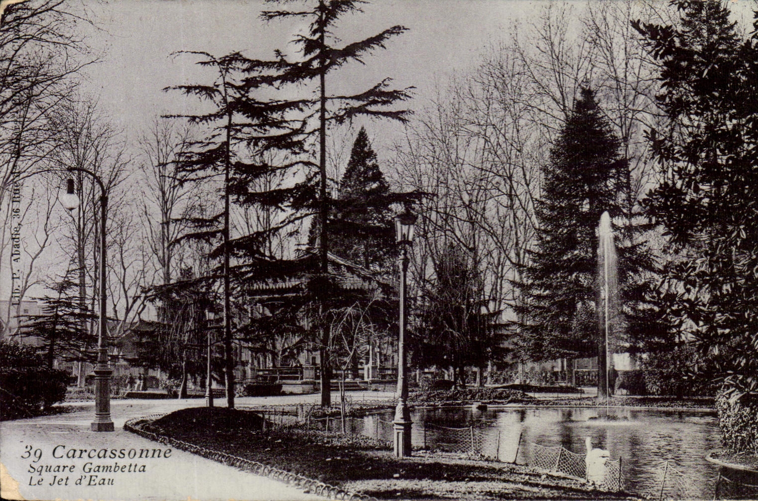 CPA Carcassonne Square Gambetta Le Jet d'Eau
