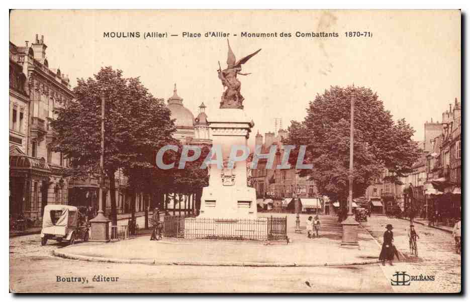 CPA Moulins Place d'Allier Monument des Combattants 