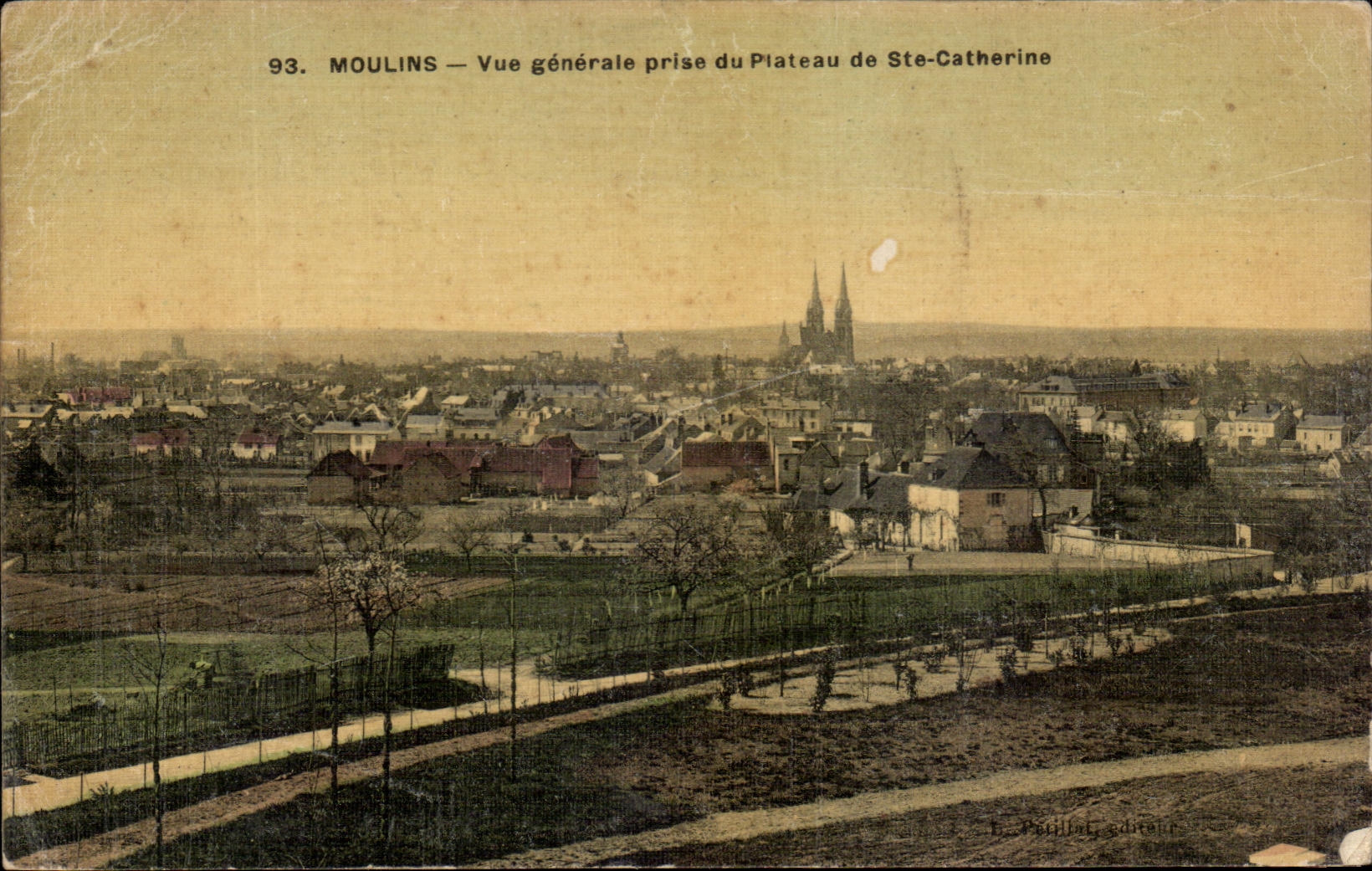 CPA Moulins Vue generale prise du Plateau de Ste Catherine (carte toilee)