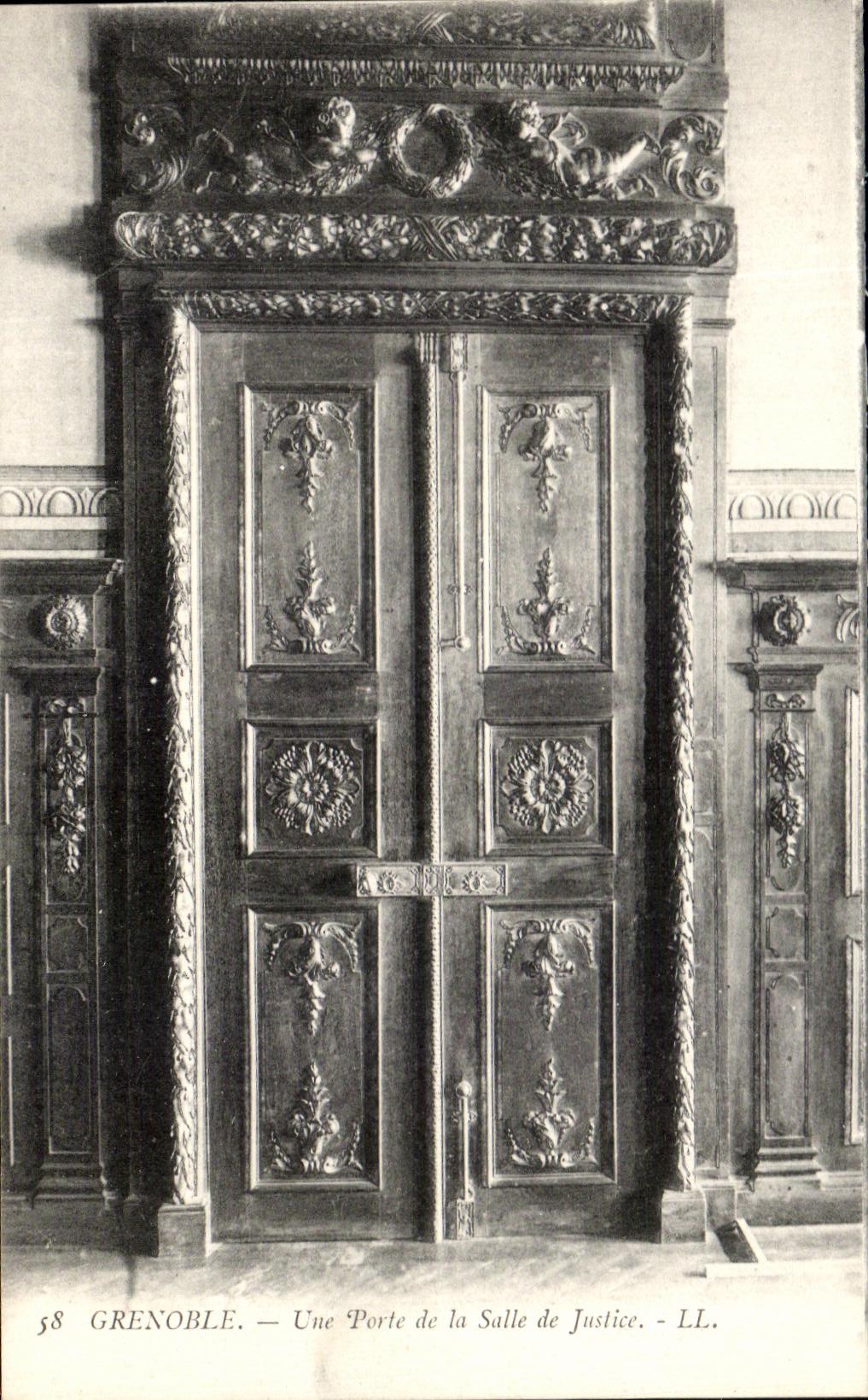 Grenoble — Une Porte de la Salle de Justice — LL. n° 58